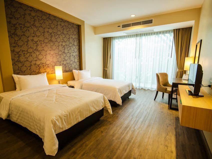 Rimkhobfa Urban Resort Bangkok Exterior photo