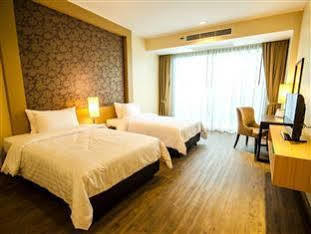 Rimkhobfa Urban Resort Bangkok Exterior photo